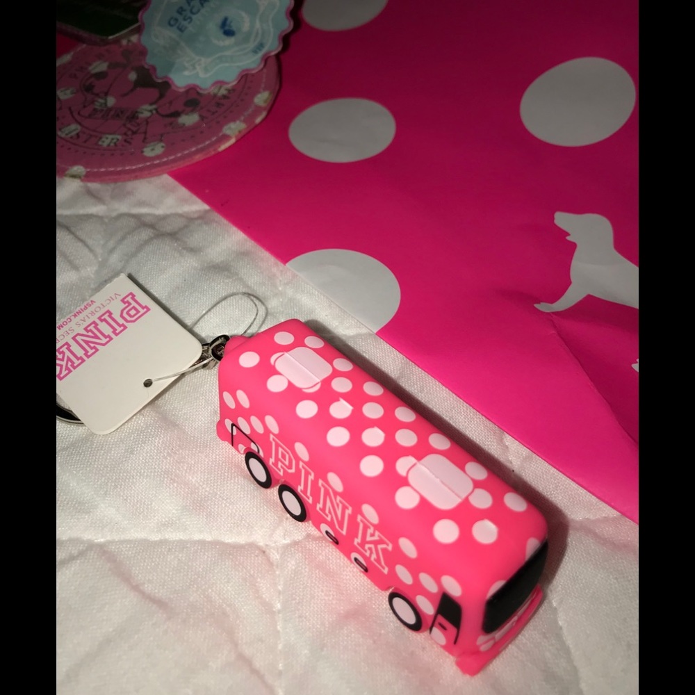 💕EXCLUSIVE VS PINK BUS KEYCHAIN 💕 - Picture 4 of 5